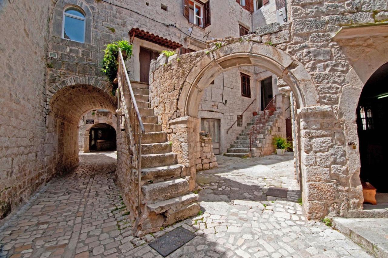Smuketa In Trogir Haus Fuer 4 Personen Villa Buitenkant foto