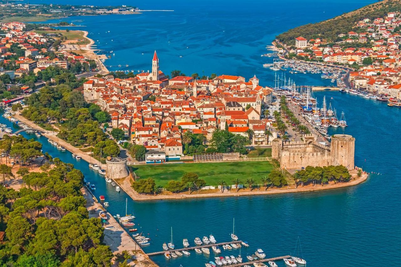 Smuketa In Trogir Haus Fuer 4 Personen Villa Buitenkant foto