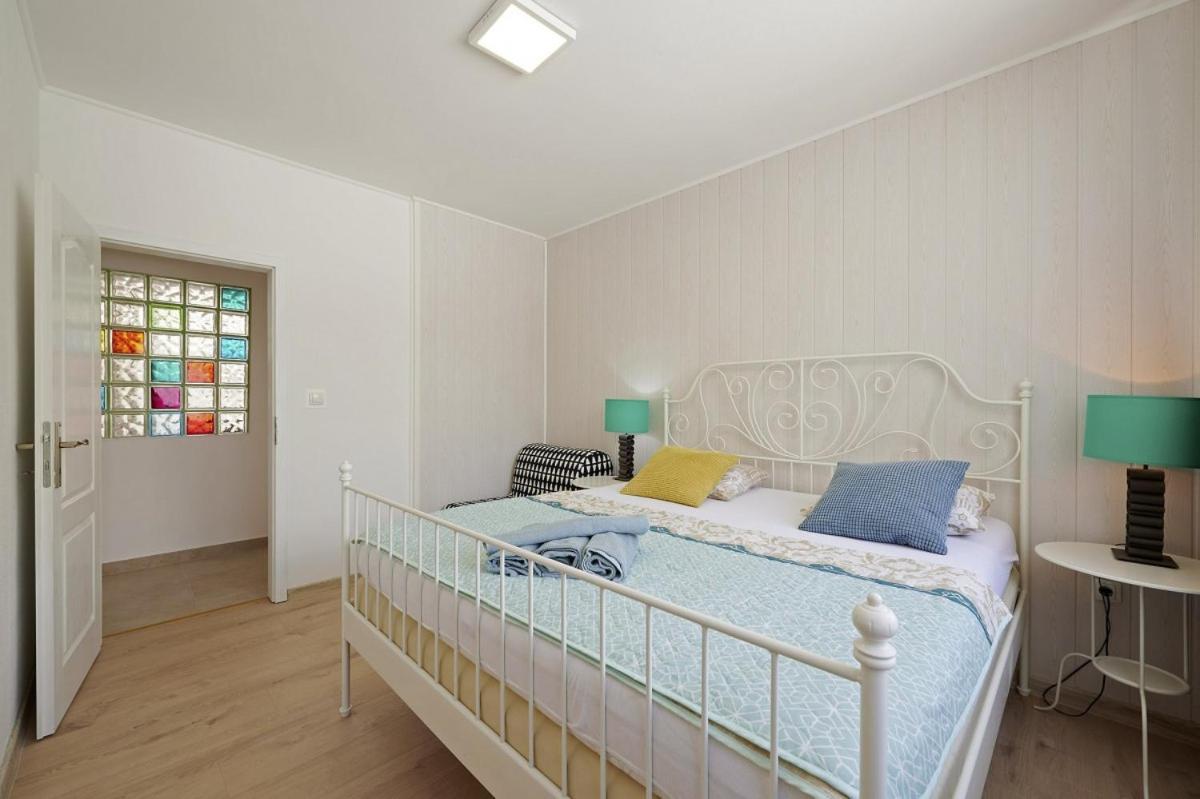 Smuketa In Trogir Haus Fuer 4 Personen Villa Buitenkant foto