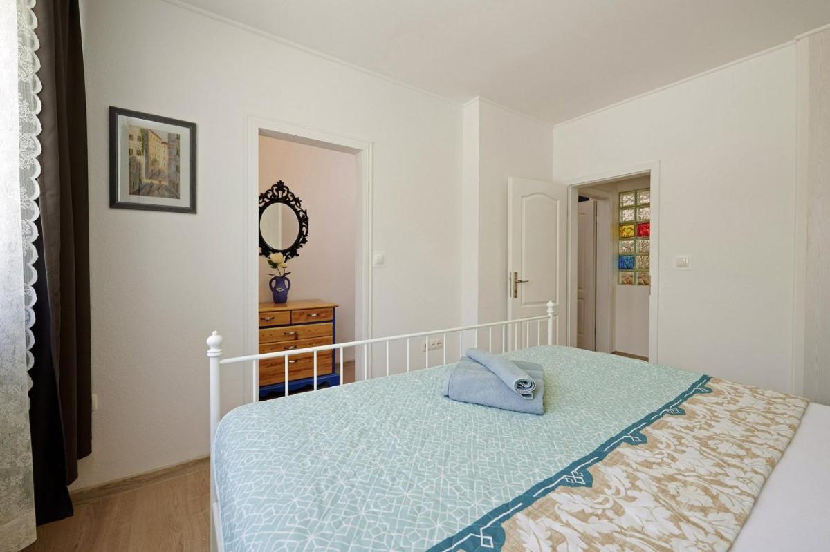 Smuketa In Trogir Haus Fuer 4 Personen Villa Buitenkant foto