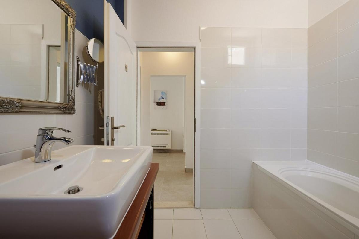 Smuketa In Trogir Haus Fuer 4 Personen Villa Buitenkant foto