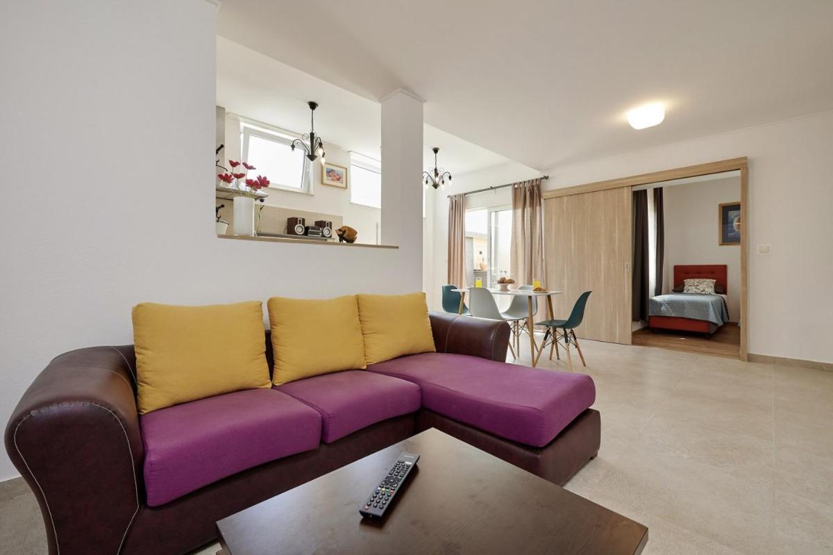 Smuketa In Trogir Haus Fuer 4 Personen Villa Buitenkant foto